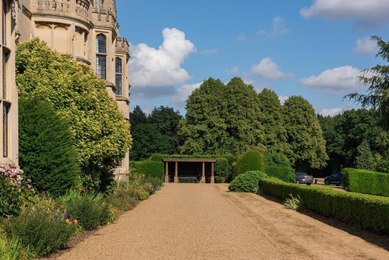 Rushton Hall Hotel And Spa Кетеринг Экстерьер фото