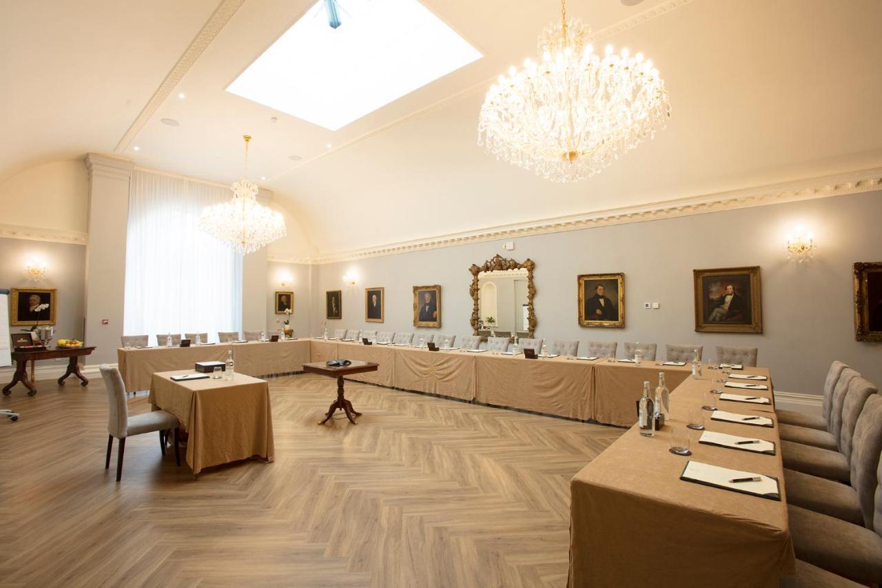 Rushton Hall Hotel And Spa Кетеринг Экстерьер фото